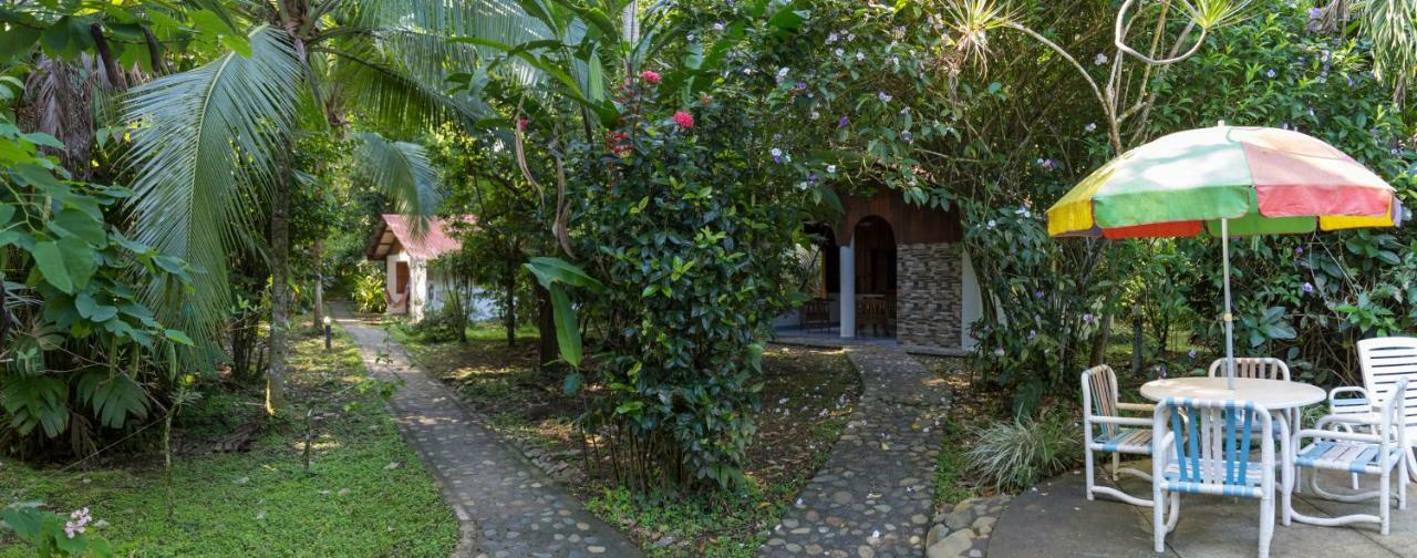 Cabinas Iguana Cahuita Exterior foto