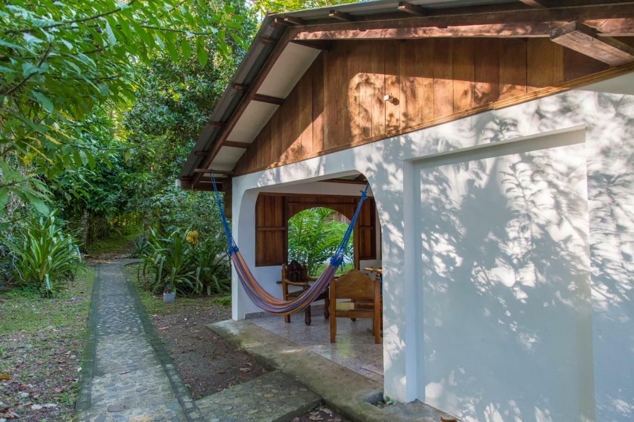 Cabinas Iguana Cahuita Exterior foto
