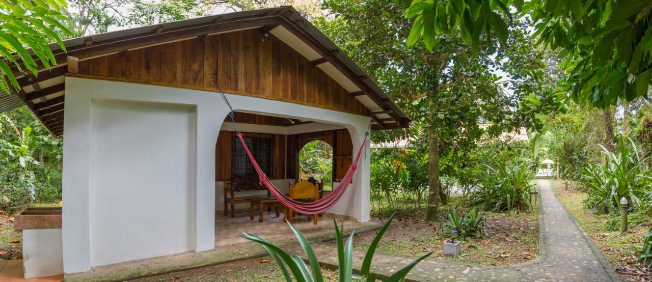 Cabinas Iguana Cahuita Exterior foto