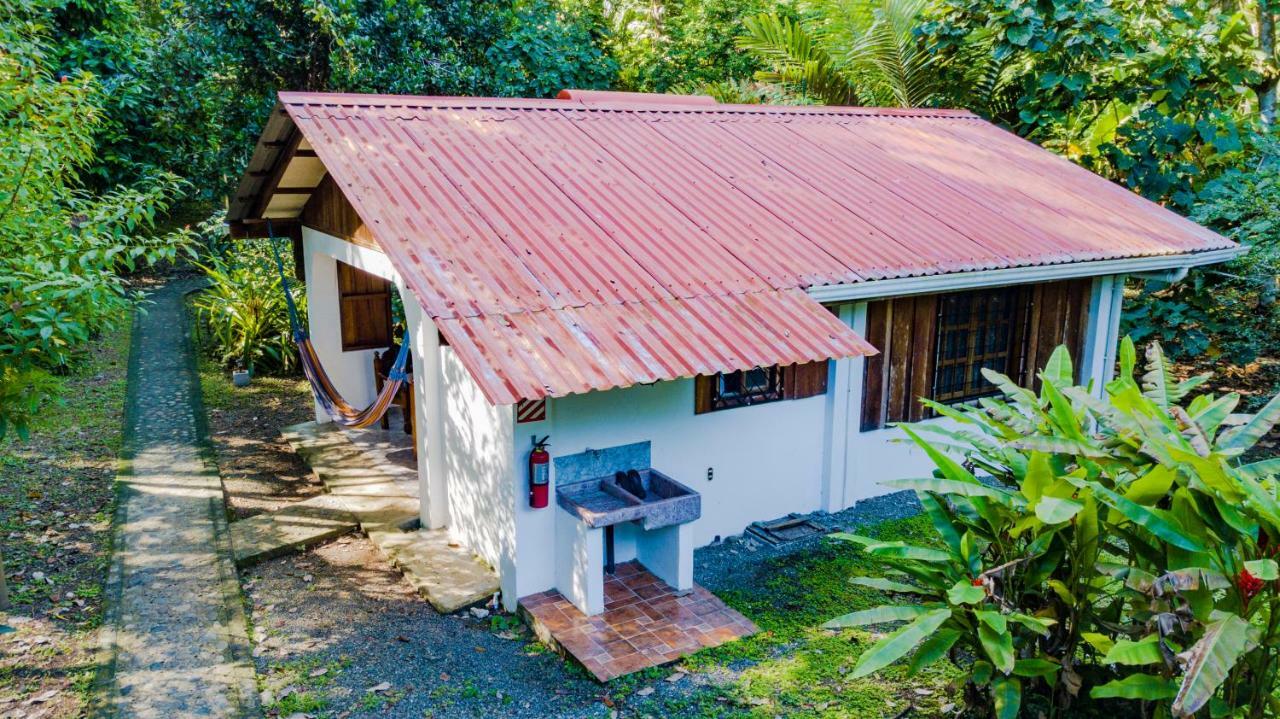 Cabinas Iguana Cahuita Exterior foto